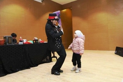 Dilovası’nda çocuklar illüzyon gösterisinde eğlendi