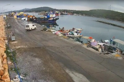 Direksiyon hakimiyeti kaybolan araç denize uçtu