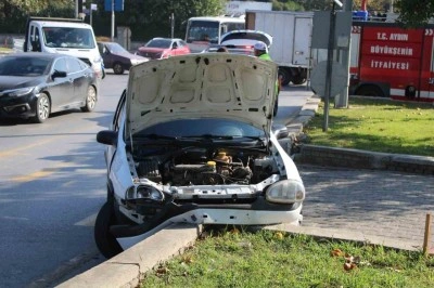 Direksiyon hakimiyeti kaybolan ehliyetsiz s&uuml;r&uuml;c&uuml; ref&uuml;je &ccedil;arptı