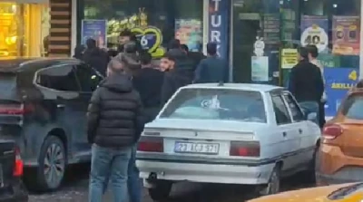 Diyarbakır'da Emek Caddesi&rsquo;nde Park Tartışması Kavgaya D&ouml;n&uuml;şt&uuml;