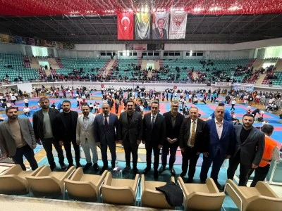 Diyarbakır AK Parti Gen&ccedil;lik Kolları&rsquo;ndan Spora Anlamlı Destek: 1000 Sporcuya Yemek İkramı
