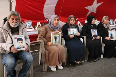 Diyarbakır annelerinden CHP&rsquo;ye &ccedil;ağrı