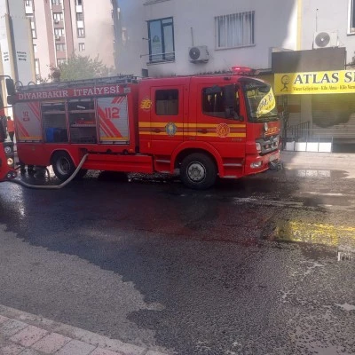 Diyarbakır Bağlar’da Kırtasiyede Korkutan Yangın!