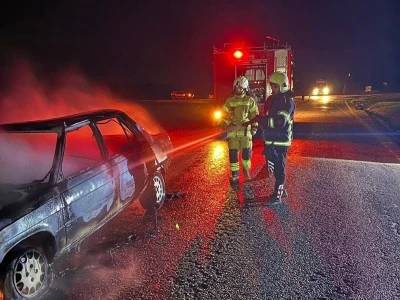 Diyarbakır Bismil&rsquo;de Seyir Halindeki Otomobil Alev Aldı