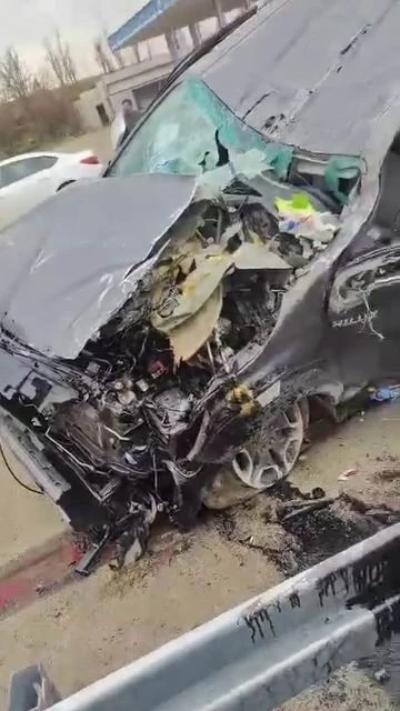 Diyarbakır-Bismil Yolunda Pikap Kazası: 2 Yaralı