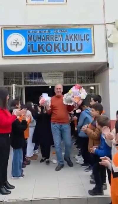 Diyarbakır &Ccedil;ermik&rsquo;te 40 Yıllık Eğitim &Ccedil;ınarı Emekli Oldu