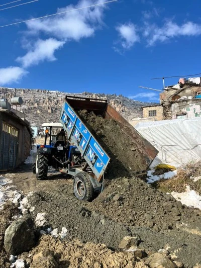 Diyarbakır &Ccedil;ermik&rsquo;te İmece Seferberliği: Bozuk Yolu K&ouml;yl&uuml;ler Yaptı
