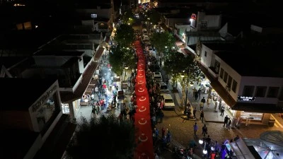 Diyarbakır’da 157 Metrelik Türk Bayrağıyla Tarihi Yürüyüş