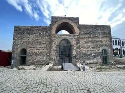 Diyarbakır’da 1800 Yıllık Saint George Kilisesi Zamana Direniyor