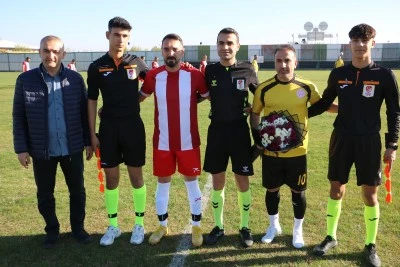 Diyarbakır’da 24 Kasım Öğretmenler Günü Sportif Dostluk Maçıyla Kutlandı