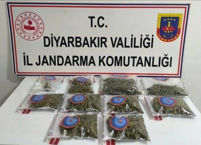 Diyarbakır&rsquo;da 25 kilo esrar ele ge&ccedil;irildi