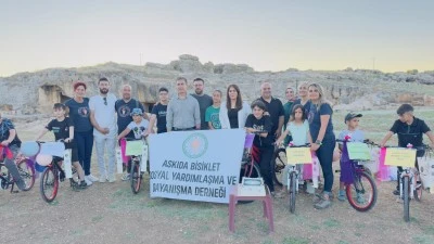 Diyarbakır'da 30 Yetim ve Öksüz Çocuğa Karne Hediyesi