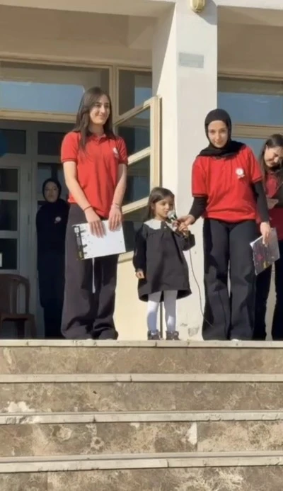 Diyarbakır'da 4 Yaşındaki kız'dan Duygulandıran İstiklal Marşı 