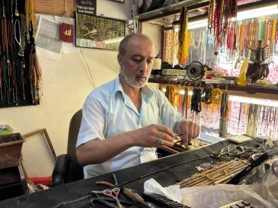 Diyarbakır&rsquo;da 45 Yıllık Tespih&ccedil;i Ustalığıyla Yeni Nesiller Yetiştiriyor
