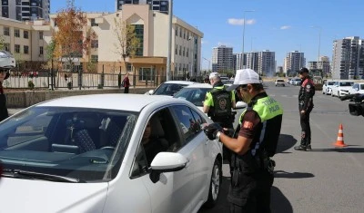 Diyarbakır&rsquo;da 458 noktada sıkı denetim