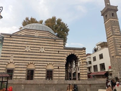 Diyarbakır’da 525 Yıllık Camii Zamana Meydan Okuyor