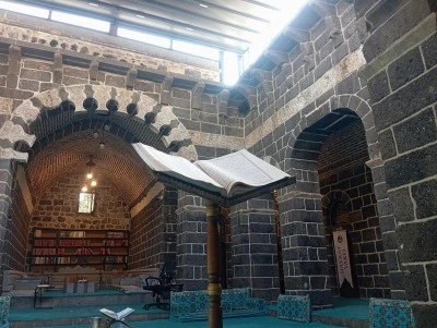 Diyarbakır&rsquo;da 800 yıllık Zinciriye Medresesi