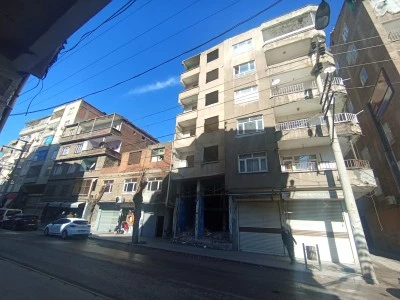 Diyarbakır'da ağır hasarlı metruk binalar tedirgin ediyor