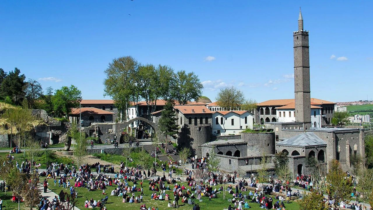 Diyarbakır'da Ailelere Yaz Akşamı Daveti