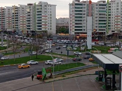 Diyarbakır&rsquo;da Akşam Saatlerinde Trafik Yoğunluğu Artıyor