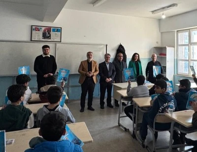 Diyarbakır&rsquo;da Anlamlı Karne Hediyesi