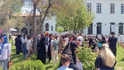 Diyarbakır'da anneleri &ccedil;ocuklarla buluşturan etkinlik
