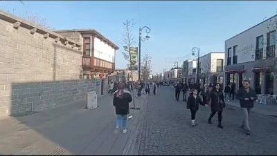 Diyarbakır'da Bahar Havası Turist Akınına Neden Oldu