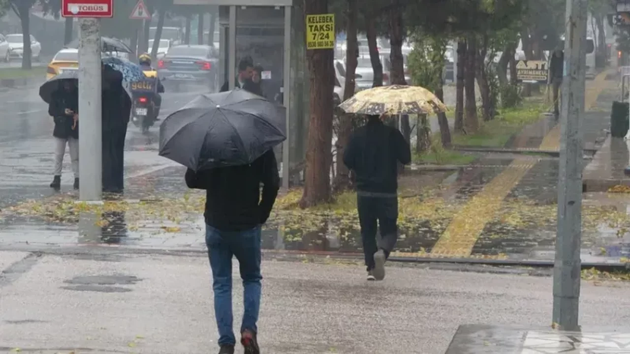 Diyarbakır&rsquo;da Bahar Havası Yerini Yağışa Bırakıyor