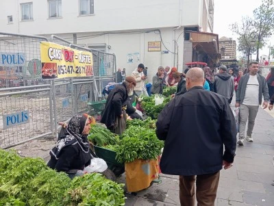 Diyarbakır&rsquo;da bahar tezgahlarda y&uuml;z&uuml;n&uuml; g&ouml;sterdi