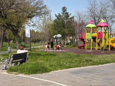 Diyarbakır&rsquo;da Baharın Son G&uuml;nleri Parklara Neşe Getirdi