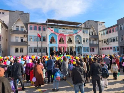 Diyarbakır’da Bando Takımı Öğrencilerle Buluştu, Okul Bahçesi Müzik ve Neşeyle Doldu