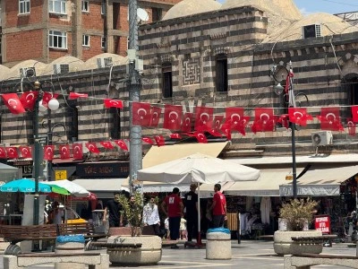 Diyarbakır’da Bayrak Seferberliği