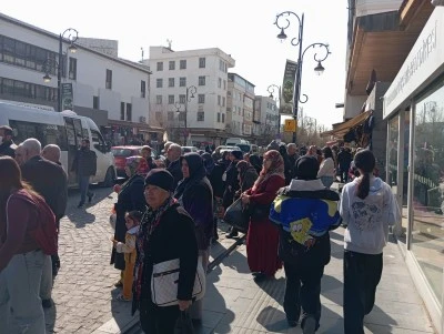 Diyarbakır&rsquo;da bayram arifesinde cadde ve sokaklar doldu taştı