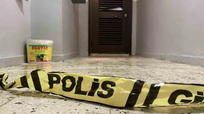 Diyarbakır&rsquo;da bir şahıs anne ve ağabeyini yataklarında &ouml;ld&uuml;rd&uuml;