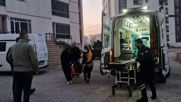 Diyarbakır&rsquo;da Boş Dairede Poşet İ&ccedil;inde 18 Yaşındaki Kadının Cesedi Bulundu