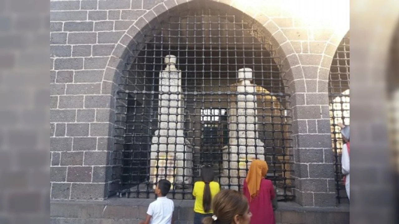 Diyarbakır'da Bulunan En Ünlü Türbeler Hangisi?