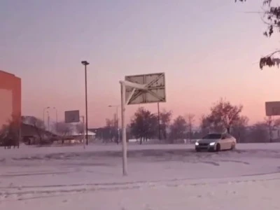 Diyarbakır&rsquo;da Buz Tutan Sahada Drift Tehlikesi Kamerada