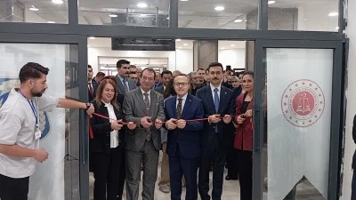 Diyarbakır&rsquo;da cezaevindeki &ccedil;ocukların eserleri sanat galerisinde sergilendi
