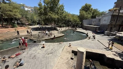 Diyarbakır’da Çocuklar Anzele Parkı’nda Serinlemeye Devam Ediyor