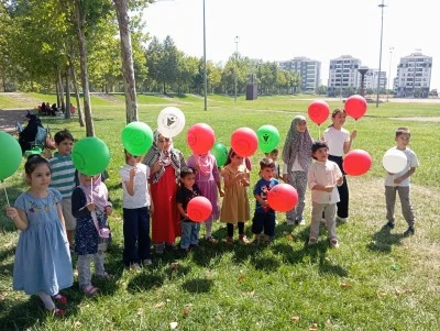 Diyarbakır&rsquo;da &ccedil;ocuklar g&ouml;ky&uuml;z&uuml;ne mesaj bıraktı