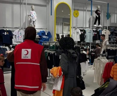 Diyarbakır'da &Ccedil;ocuklara Bayramlık Desteği