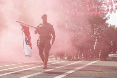 Diyarbakır&rsquo;da cumhuriyet kutlaması