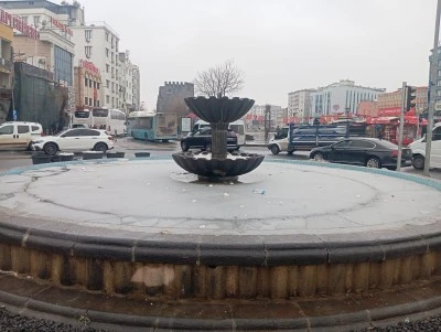 Diyarbakır&rsquo;da Dağkapı&rsquo;daki S&uuml;s Havuzu Buz Tuttu