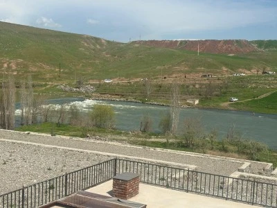 Diyarbakır&rsquo;da Dicle Nehri Kıyısı Piknik&ccedil;ilerle Doldu