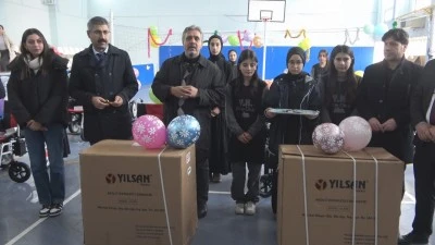 Diyarbakır&rsquo;da Engellilere 20 Ak&uuml;l&uuml; Sandalye Desteği