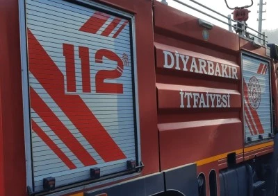 Diyarbakır'da Ev Yangını Bölgeye Çok Sayıda Ekip Sevk Edildi