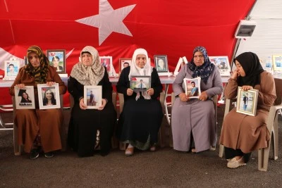 Diyarbakır'da Evlat Nöbeti 6. Yılında: Müjdeli Bir Haber Bekliyoruz