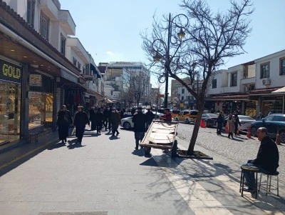 Diyarbakır&rsquo;da Gazi caddesi&rsquo;nde bereketli hareketlilik