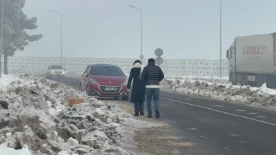 Diyarbakır&rsquo;da Gece Etkili Olan Sis Sabah Saatlerine Kadar S&uuml;rd&uuml;