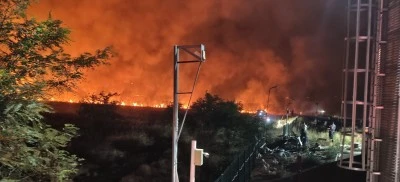 Diyarbakır'da Geceyi G&uuml;nd&uuml;ze &Ccedil;eviren Yangın